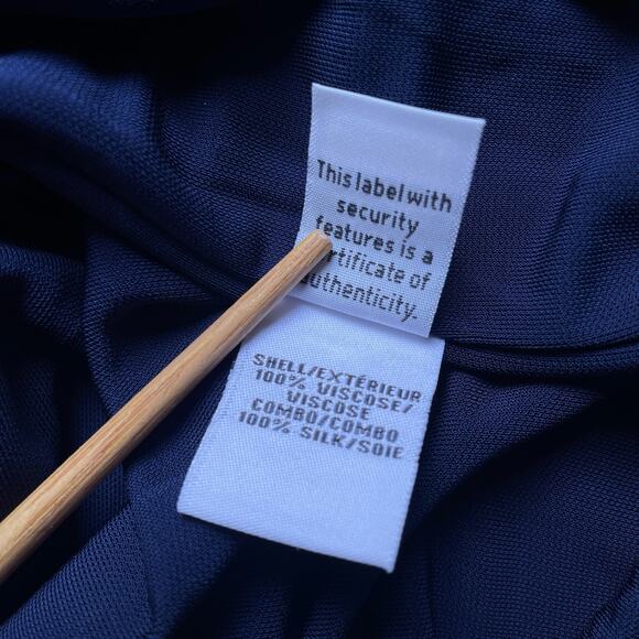 Diane Von Furstenburg NWT Navy Top / Sz L / Faux Wrap / Sleeveless / Designer - Picture 8 of 8